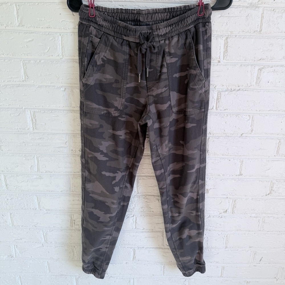 Athleta Camo Farallon Jogger Pants Olive 2 Camp Hike Sport Travel Size 0P